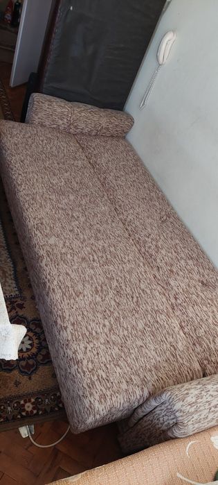 Разтегателен диван