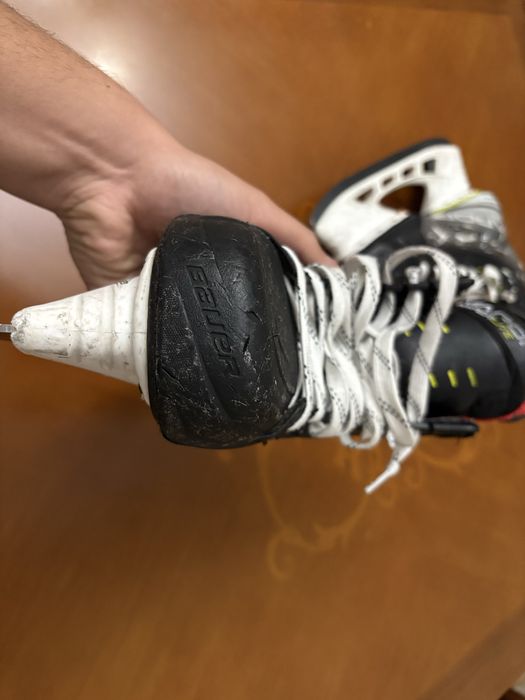 Продам коньки bauer