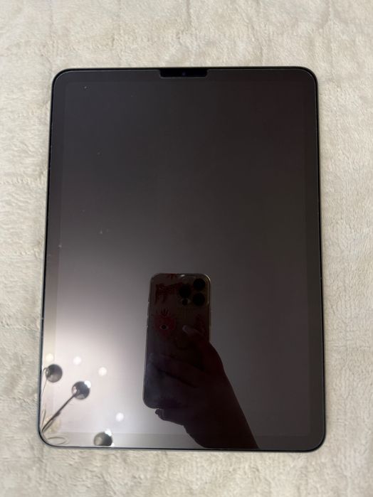 Продам iPad Air 5