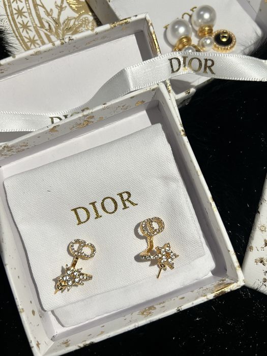 Обеци Dior с кутии