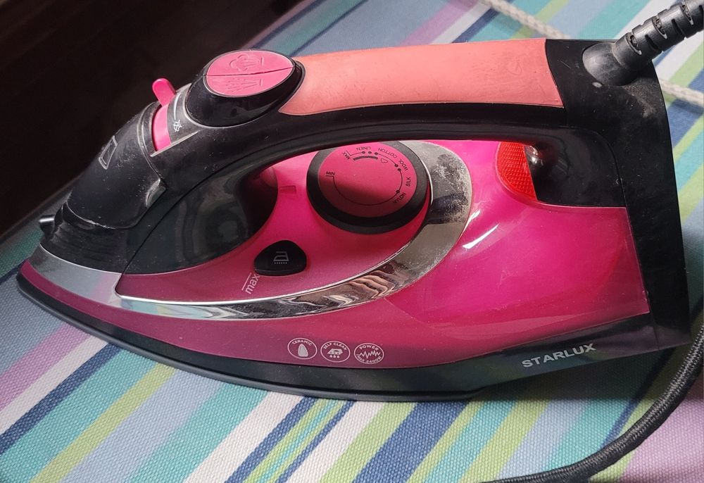 Продаём утюг б / у.