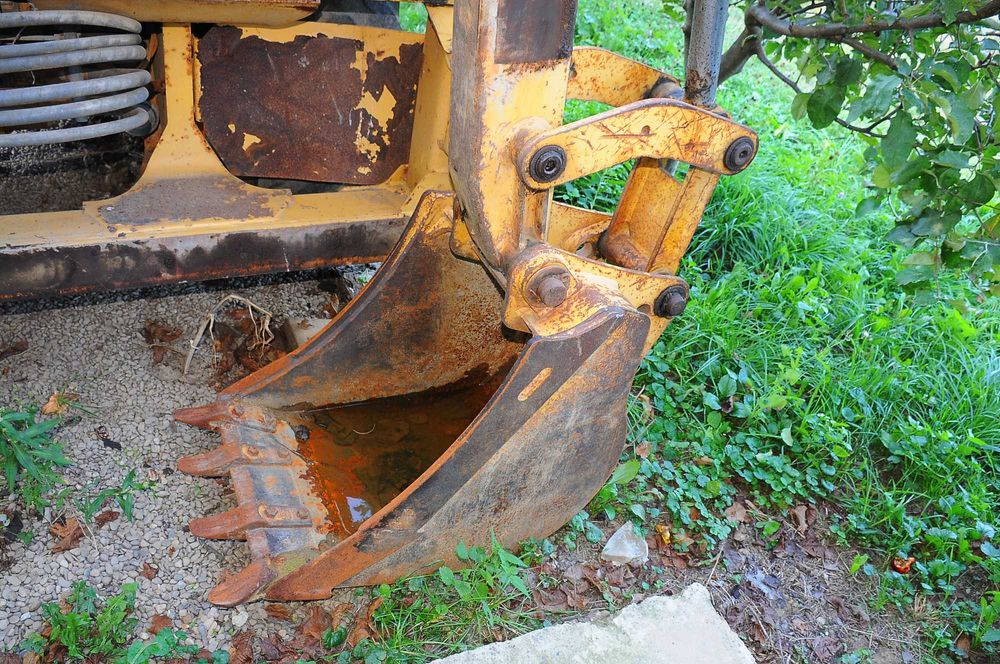 Buldoexcavator Caterpillar 428C an 1998 ore 3.700H, acte import Italia