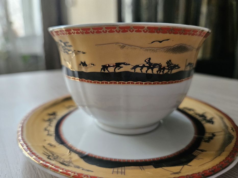 Японский фарфор с позолоченными лошадьми