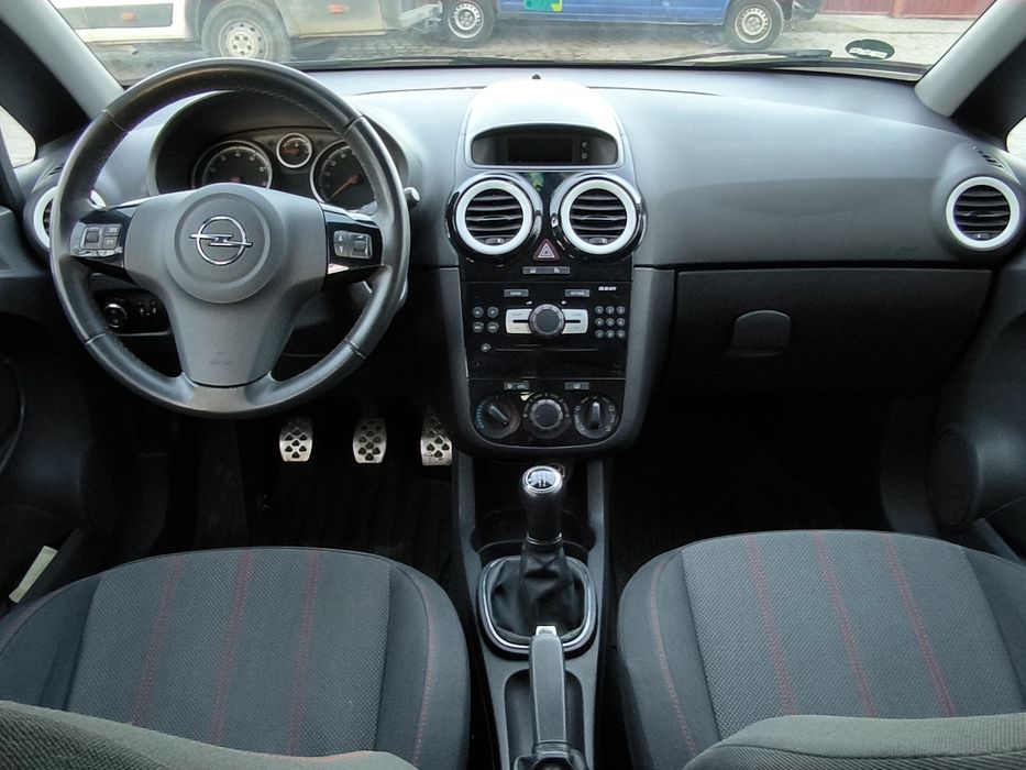 Opel Corsa 1.4 benzină