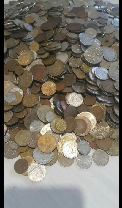 Монети всякакви 5000бр