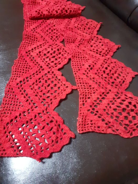 Дантела ръчно  плетена