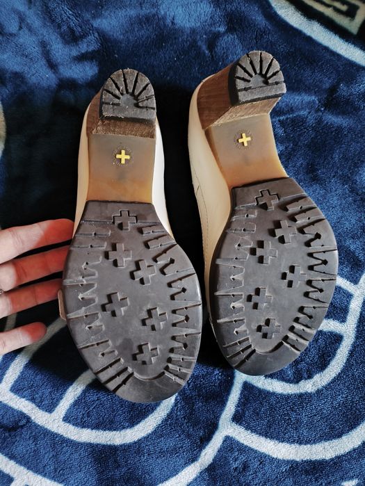 Продам туфли 42 размера