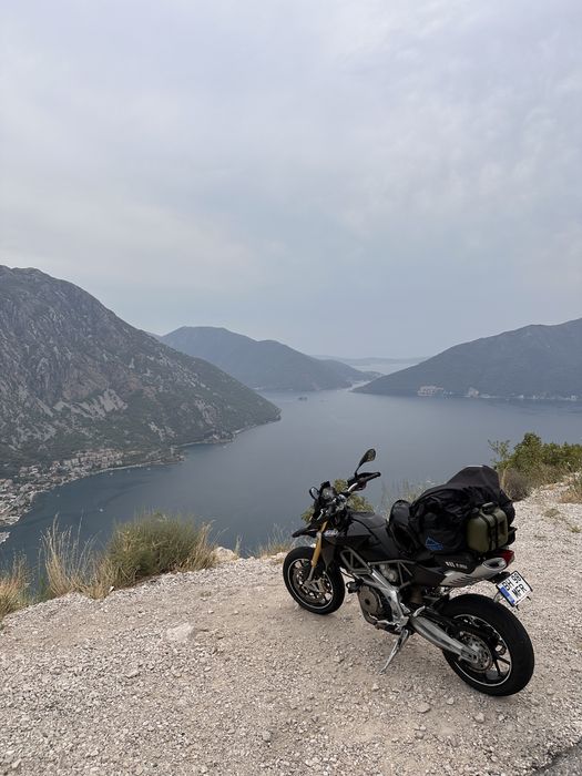 Aprilia Dorsoduro 750