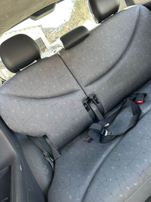 Салон тойота ярис