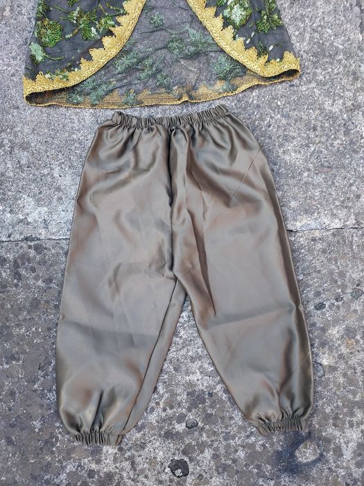 Costumas artistic pentru fetite