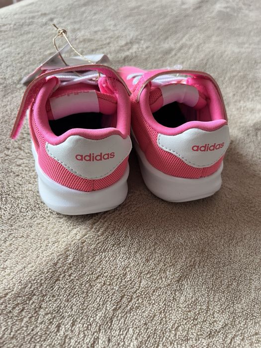 Нови детски маратонки ADIDAS номер 23