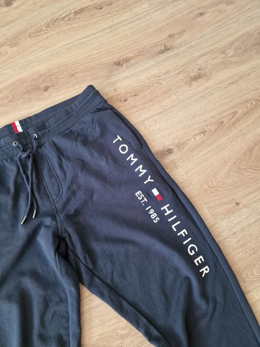 Страхотно мъжко спортно  долнище TOMMY HILFIGER XL / 2XL