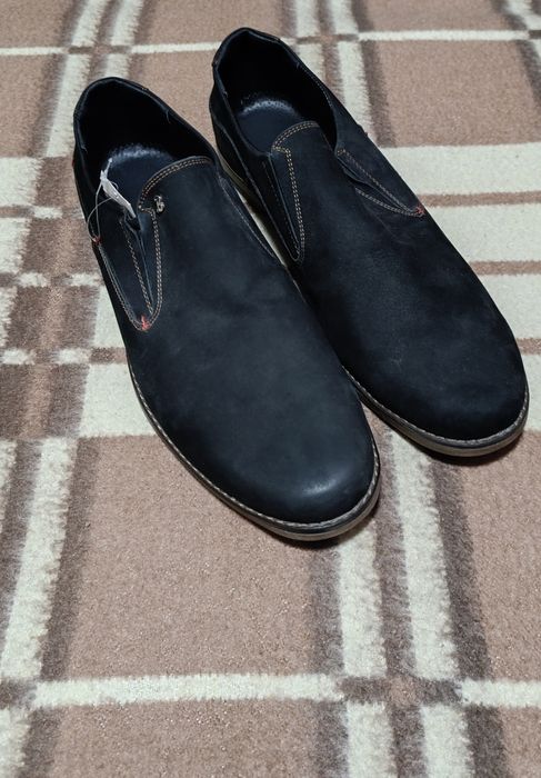 Продам новые полуботинки 47р