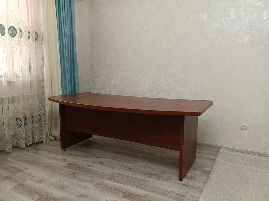 Продается стол руководителя