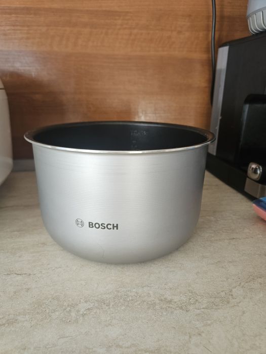 Мултикукър Bosch MUC11W12
