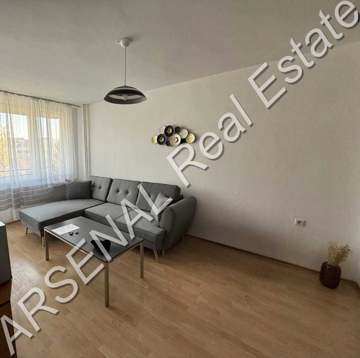 Тристаен апартамент под наем, Център