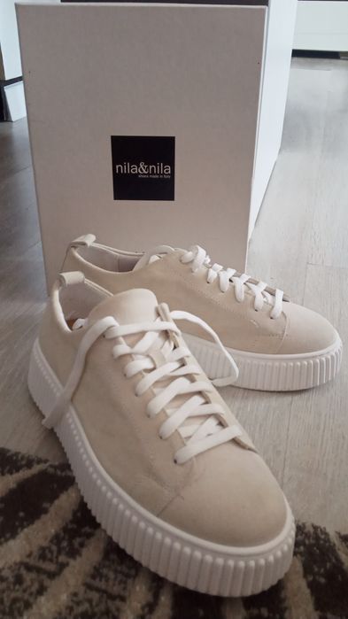 Продам кеды женские