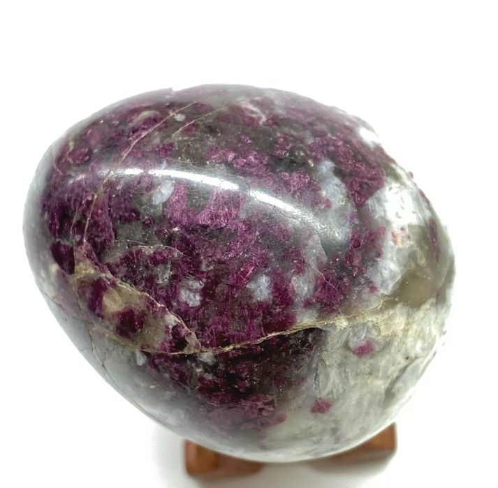 Естествено Рубелит Турмалиново яйце 655 карата