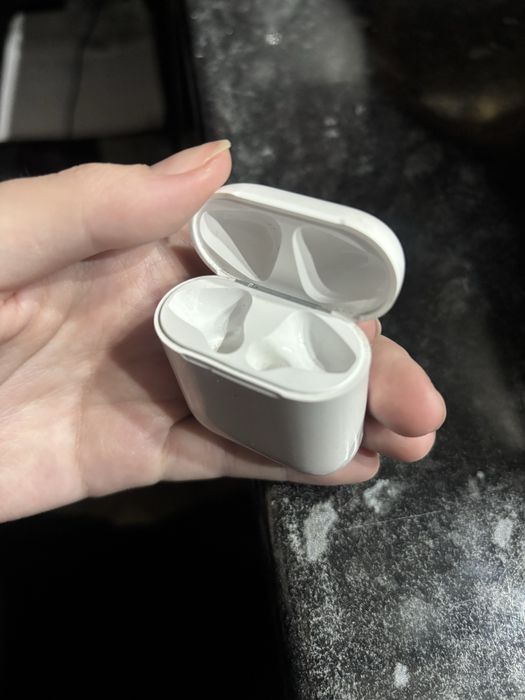 Продам наушники AirPods
