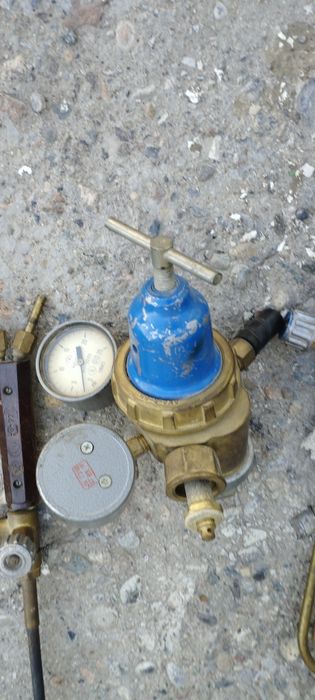 Продам комплект резак,редуктор, шланги