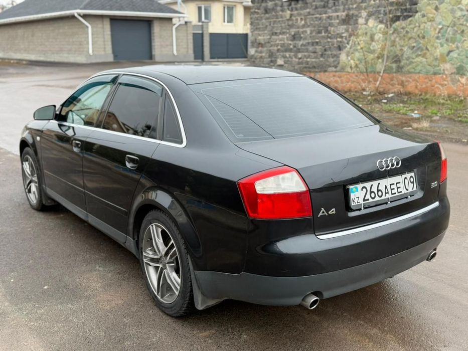 Продаю машину Audi A4