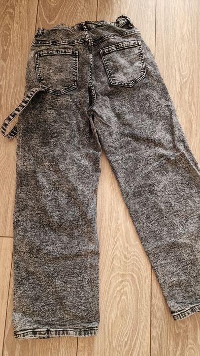 Продам джинсы для девочки