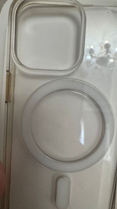 оригинальный MagSafe-чехол для Apple iPhone 13 Pro.