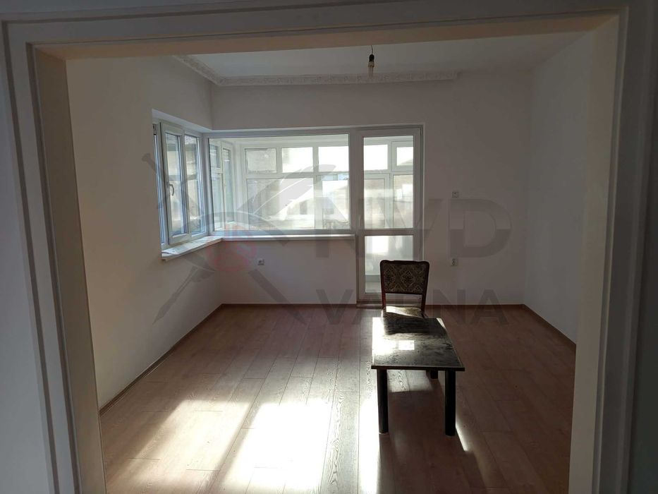 Дава се под наем Офис в Варна, Гръцка махала - 100 кв.м за 1100 € - Снимка #4