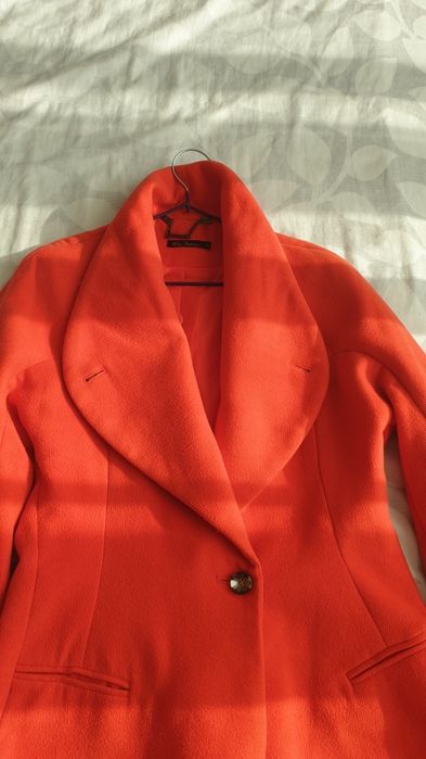 Продам демисезонное пальто