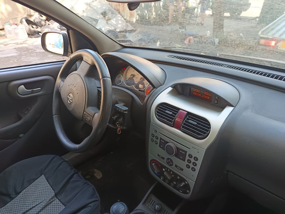 Опел Корса на части