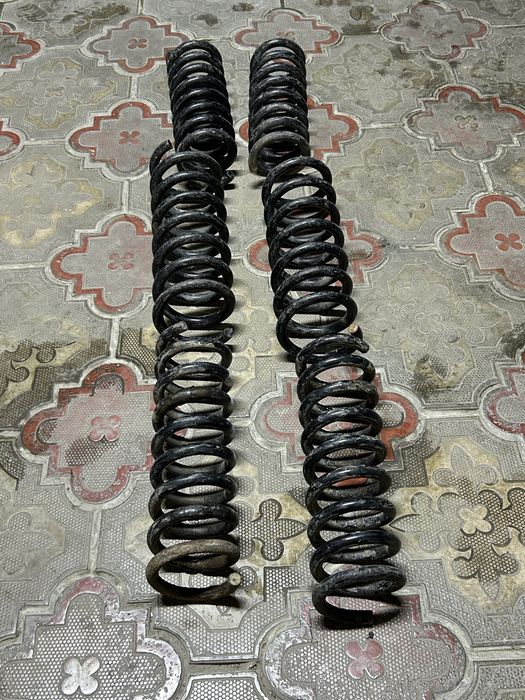 Пружина на мерседес W210