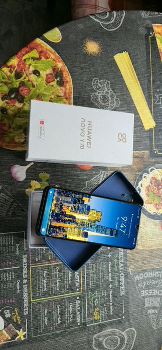 Huawei Y70 4 ram..128