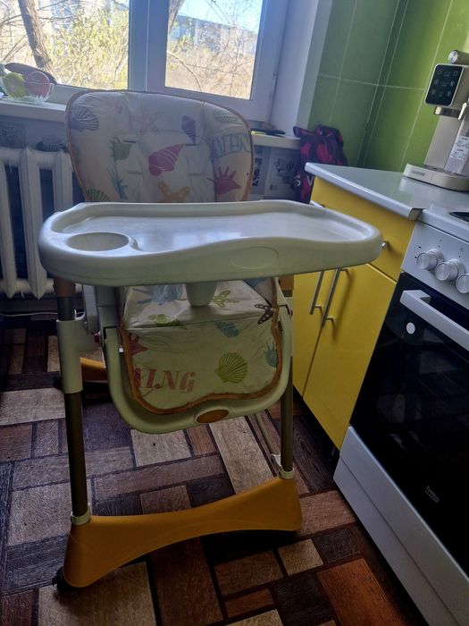 Продам стульчик для кормления