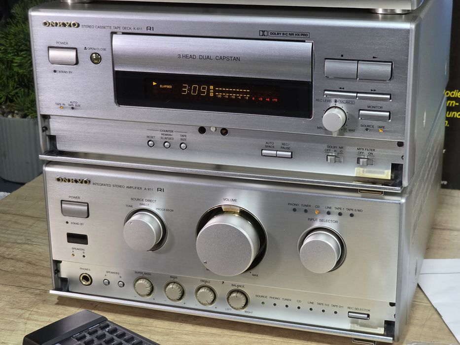 Linie audio ONKYO midi, Deck 3 head,dual cabstan tuner, amplificator cd-player  telecomanda, hifi stereo