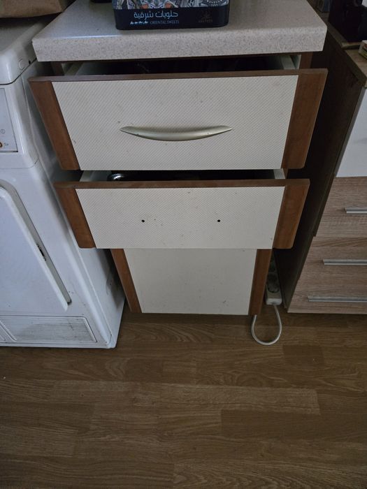 Кухненски шкаф 2 чекмеджета