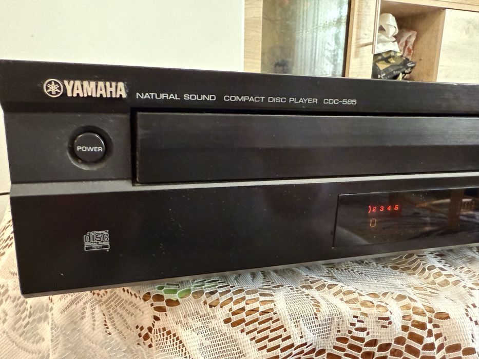 Yamaha CD 585 Player
