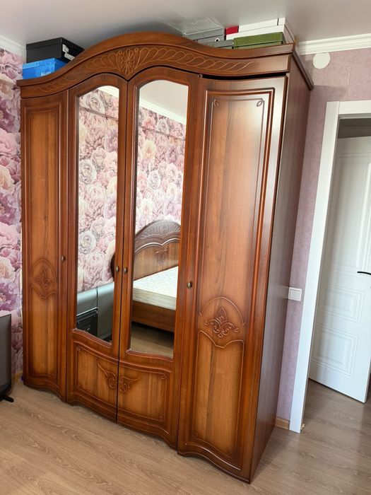 Продам спальный гарнитур