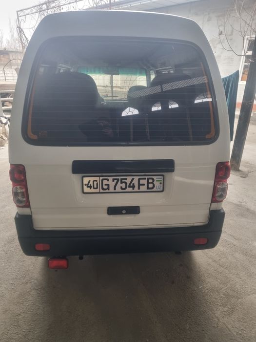 Moshina sotiladi sirochniy