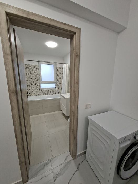 Inchiriez ap 2 camere si parcare