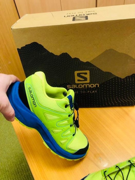 Adidasi baiat SALOMON--marimea 34-35,inter22,5 cm,nu piele GEOX