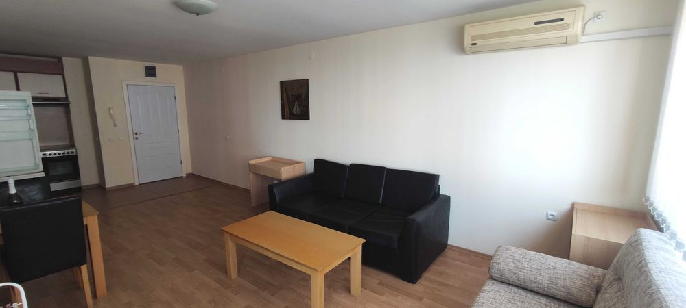 Дава се под наем Двустаен апартамент в Свети Влас - 76 кв.м за 180 € - Снимка #2