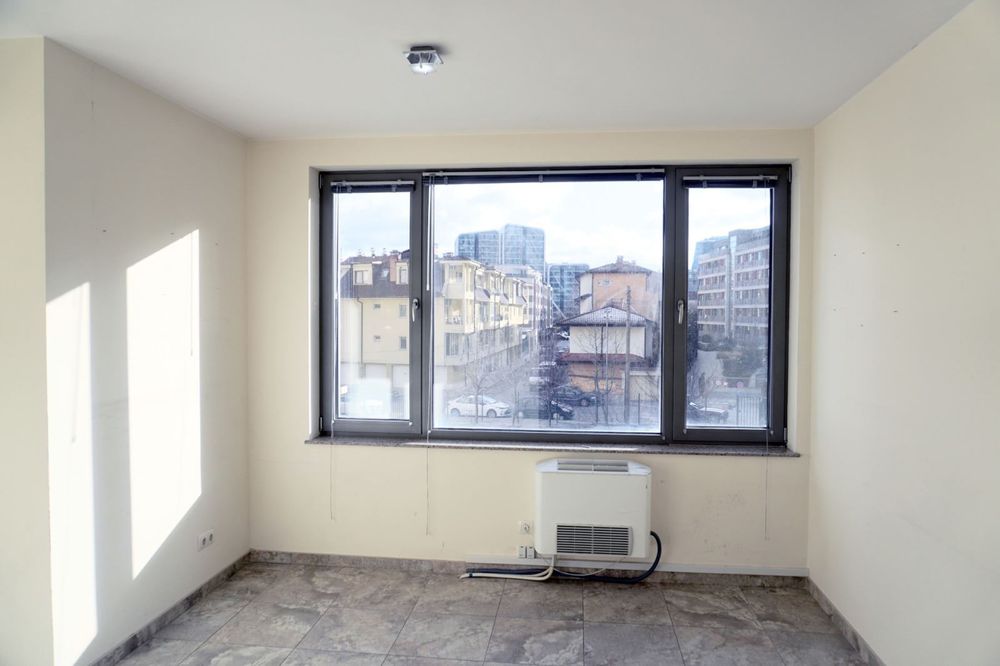 136 кв.м офис с до 8 паркоместа – open space, подово отопление, топ с