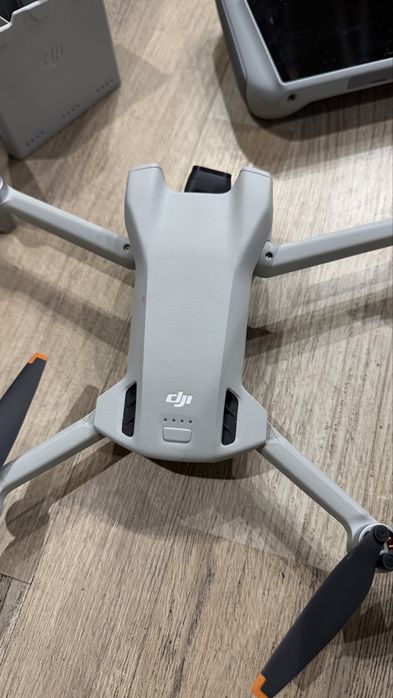 De Vanzare DJI MINI 3 Fly More Combo