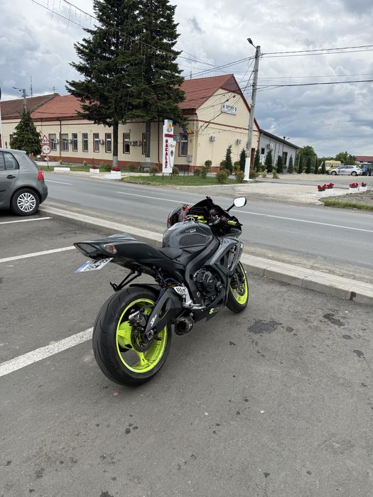 Suzuki GSX-R 600 K7 – stare impecabilă