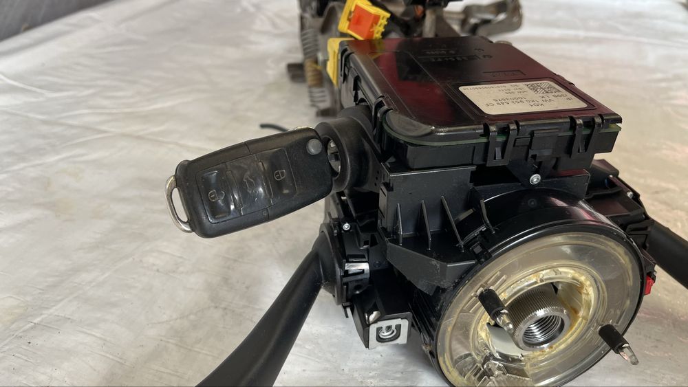 Кормилна рейка с лентов кабел и ръчки за светлини Skoda Octavia 4x4