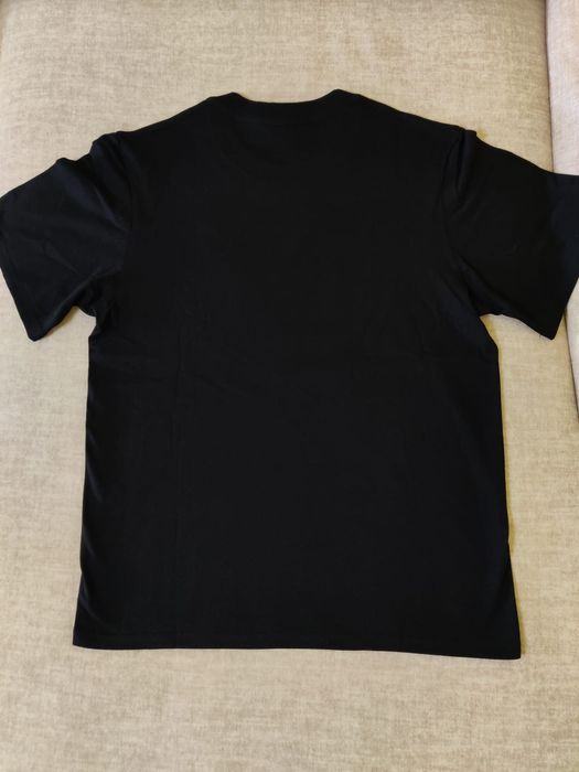 Tricou Emporio Armani cu Print Floare Rosie si Inimioara size M