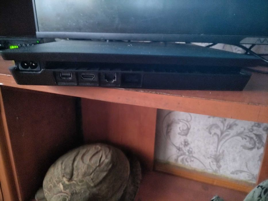 PlayStation 4 slim