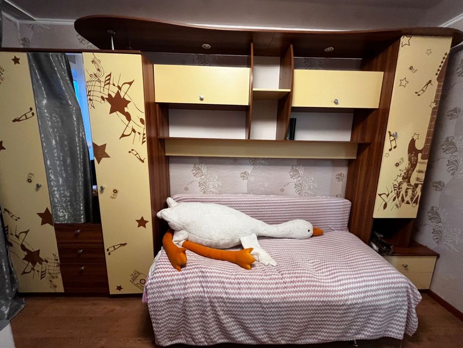 Продам комлект мебели