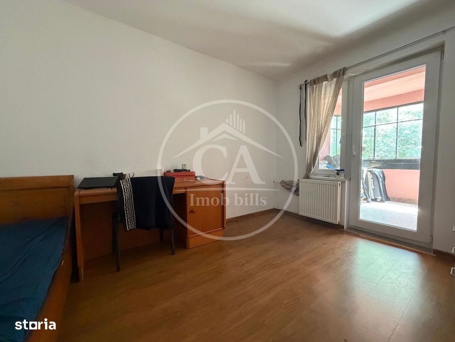Apartament de vânzare cu 4 camere în zona Decebal, Oradea