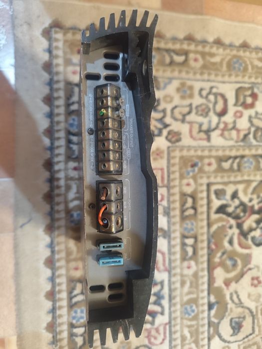 Продаю Усилитель JVC.